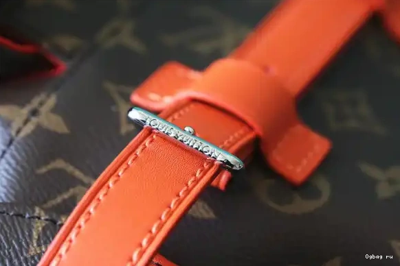 VUITTON MM LOUIS CHRISTOPHER 0531